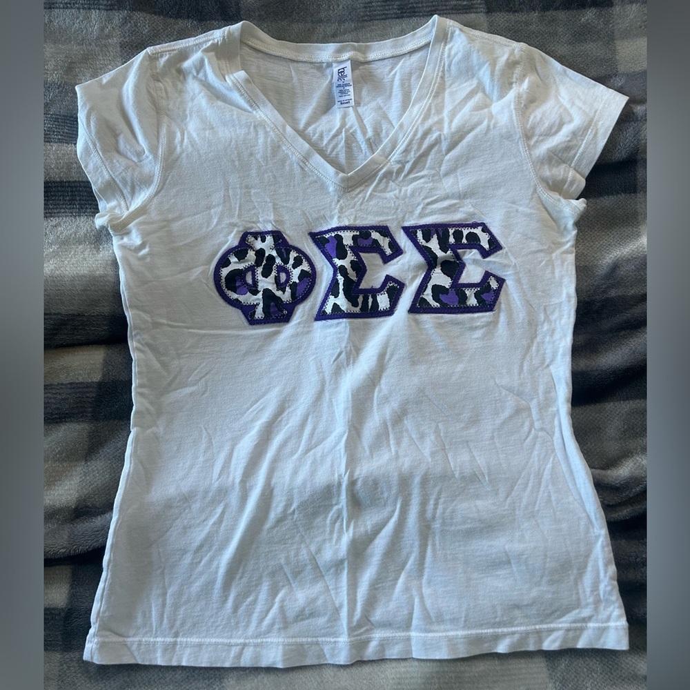 White | Bella Phi Sig hard letter T shirt | Size Small